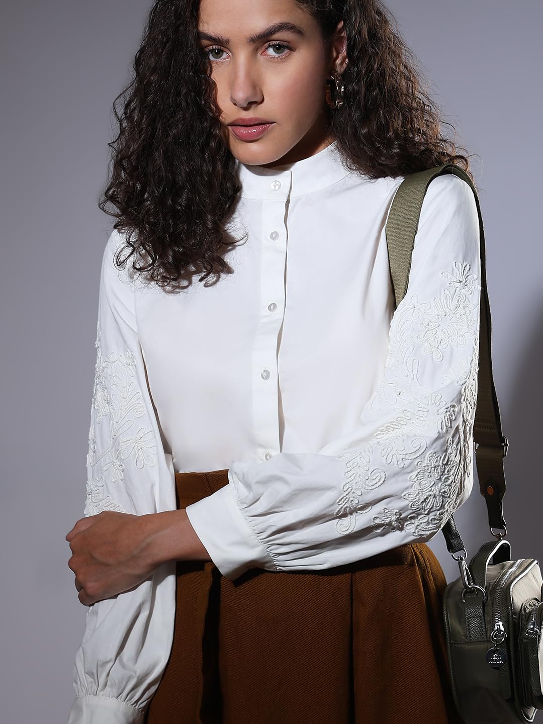 Women's Linen Solid Regular Fit T-Shirt - Image 2